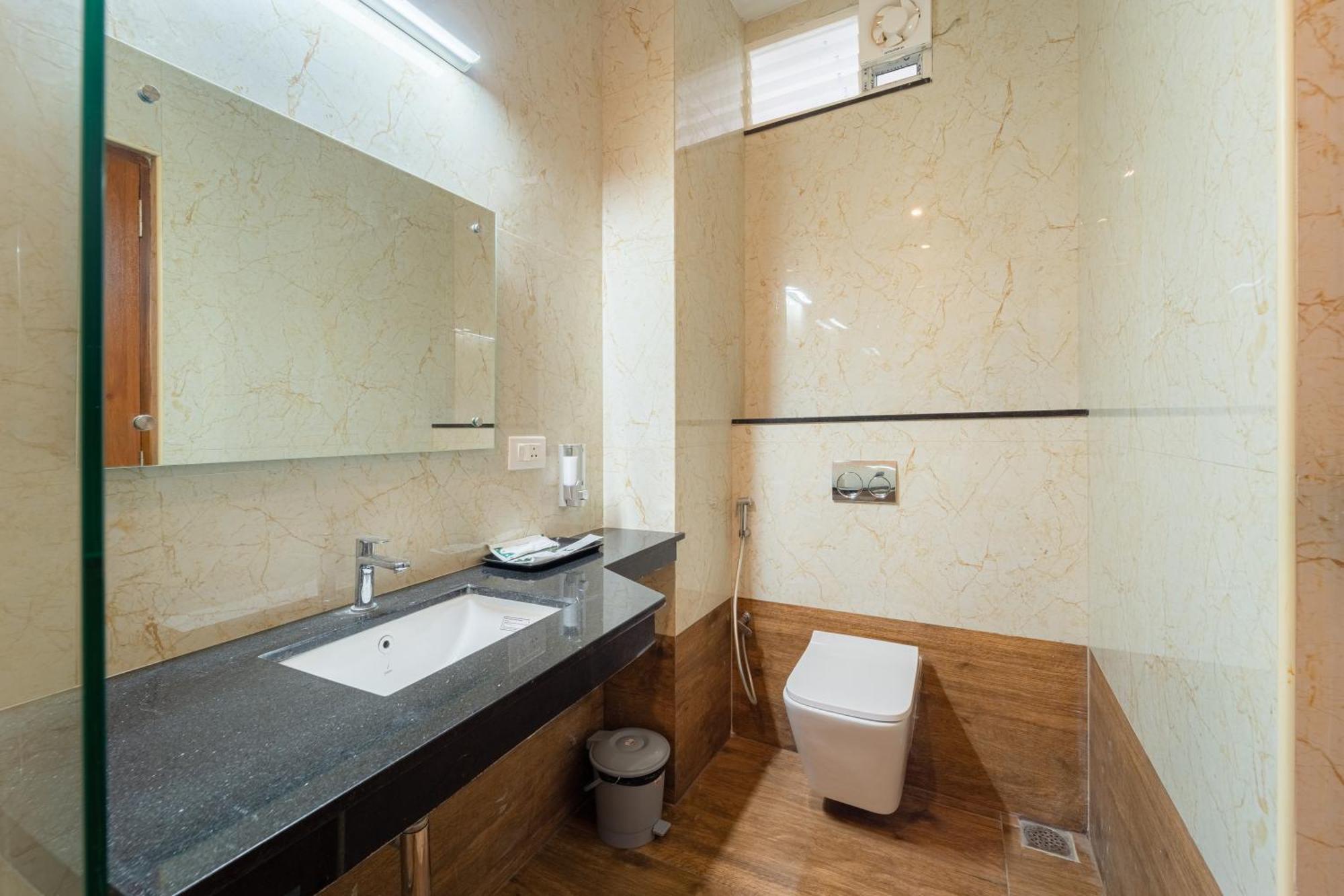 Welcome Grand Residency Пондичерри Экстерьер фото