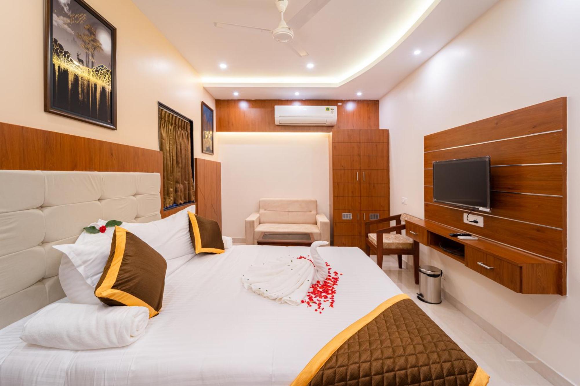 Welcome Grand Residency Пондичерри Экстерьер фото