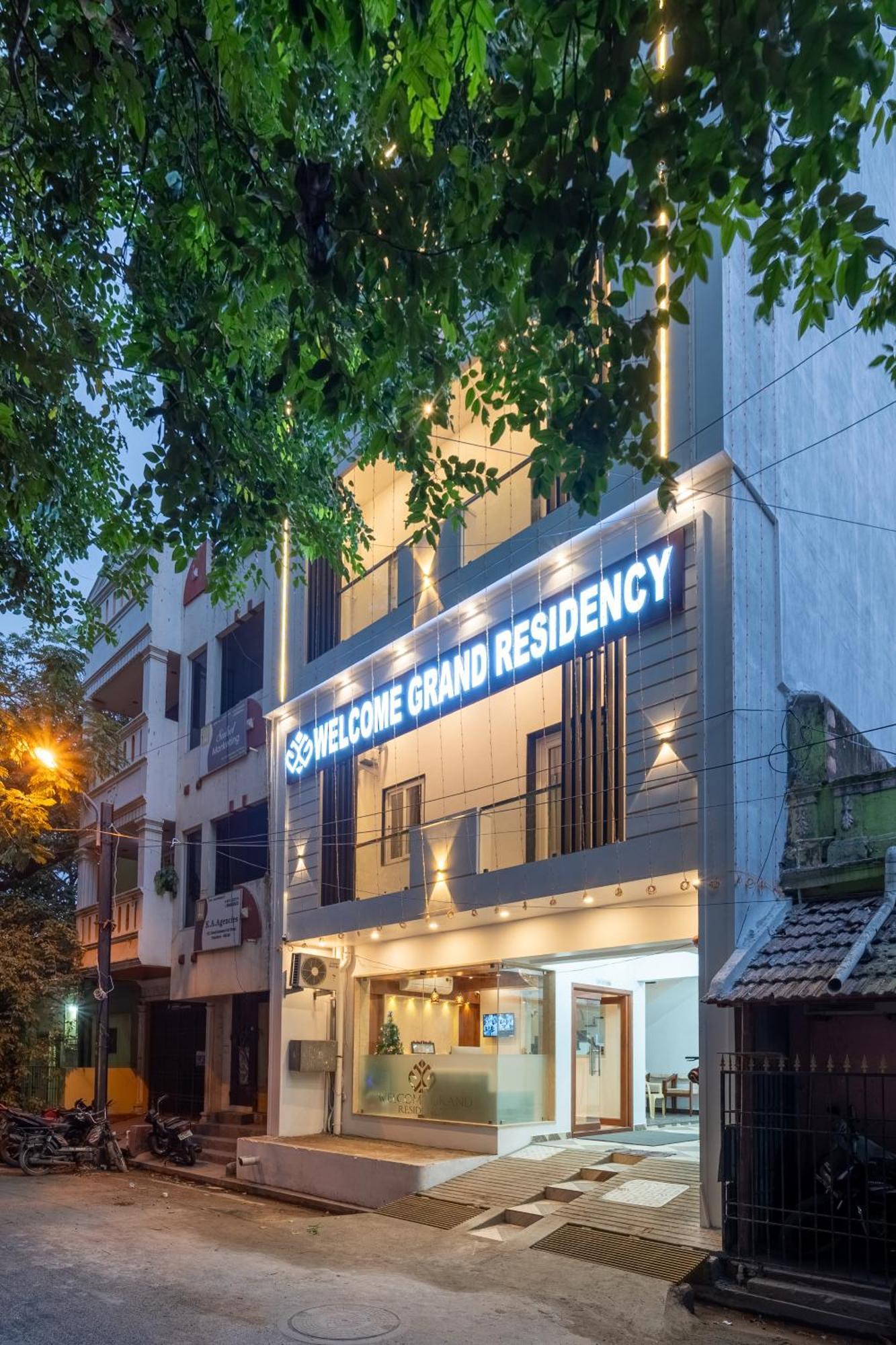 Welcome Grand Residency Пондичерри Экстерьер фото